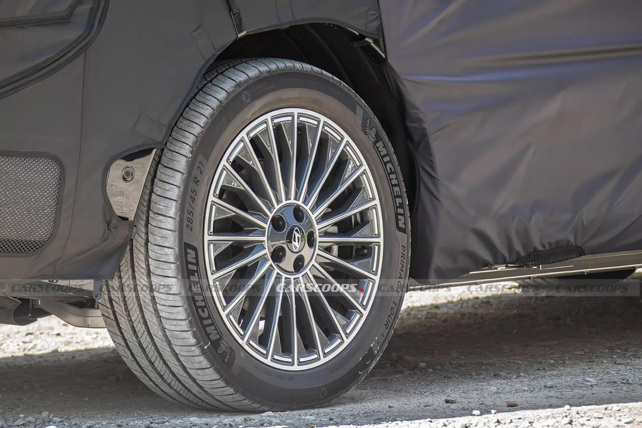 现代首款电动三排座 SUV,Ioniq 7 路测照片曝光