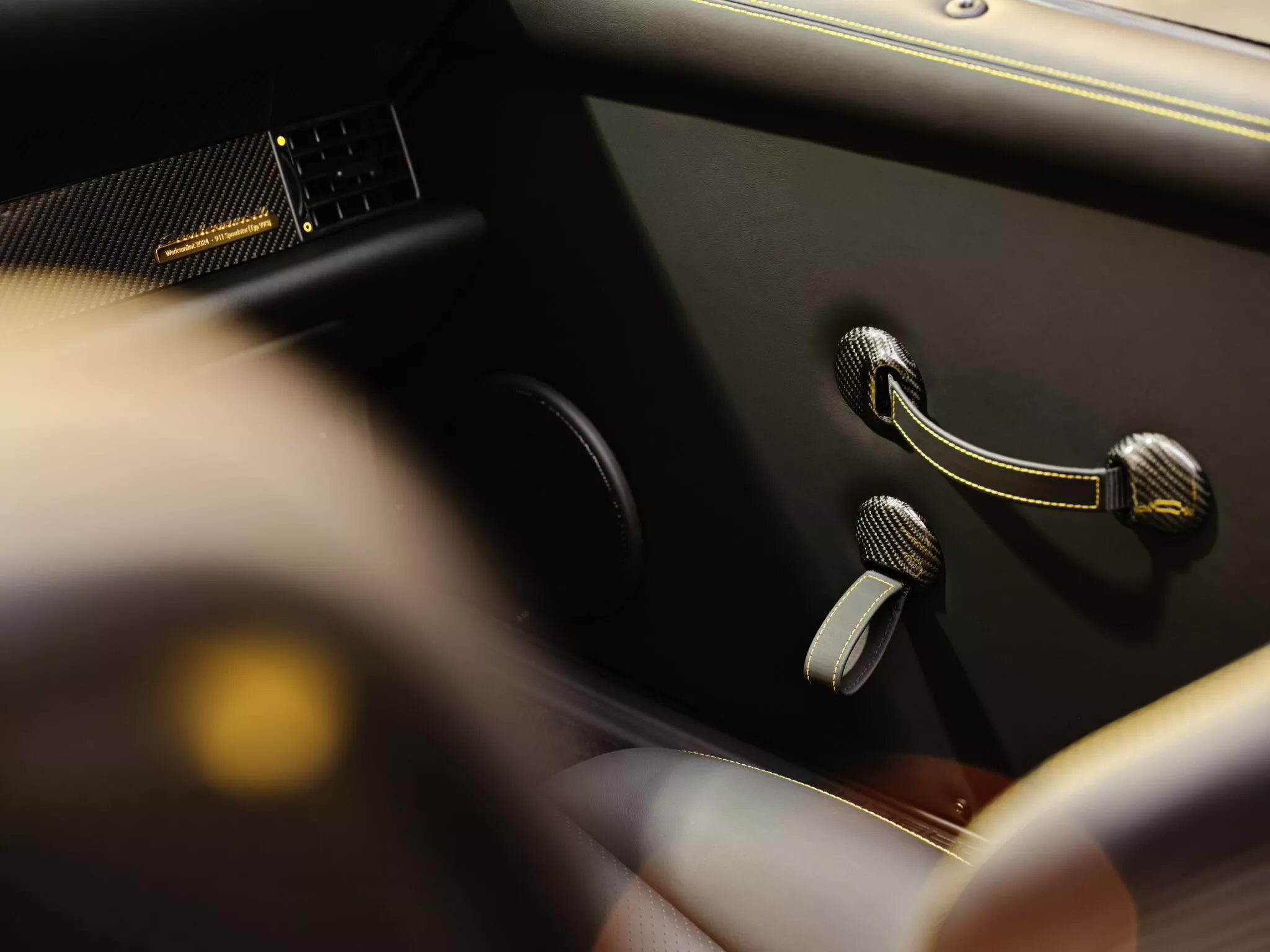 保时捷展示全球第 3 辆 993 Speedster 超跑：黄色设计，3.8 升六缸发动机、最高 300 马力