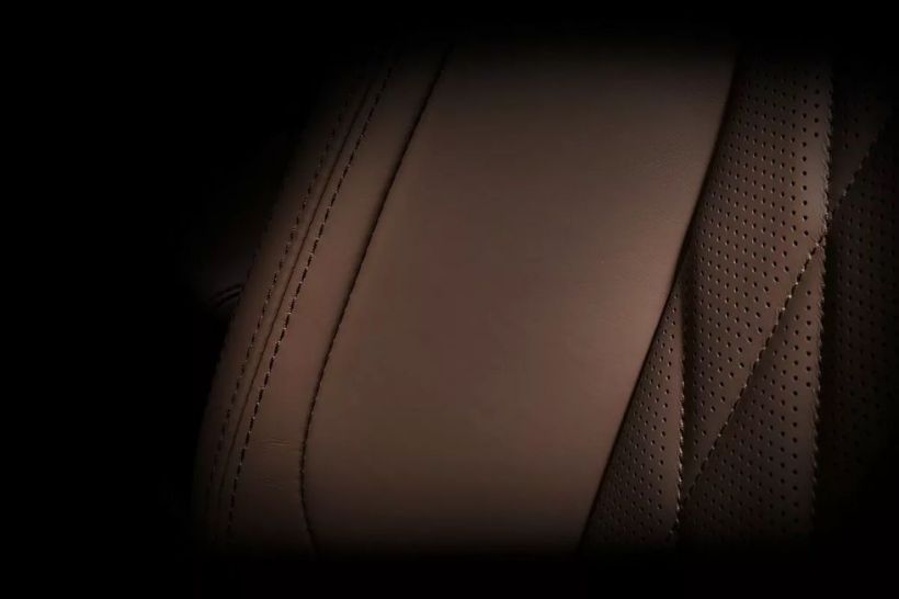 三菱中期改款欧蓝德 SUV 路测照片曝光：插电混动、12.3 英寸车机屏幕