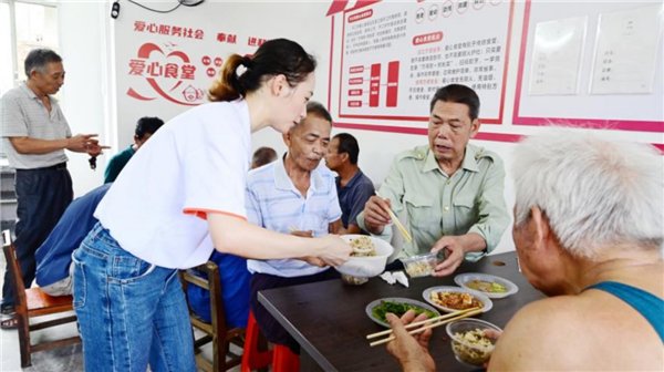 　　(万德厨爱心食堂)