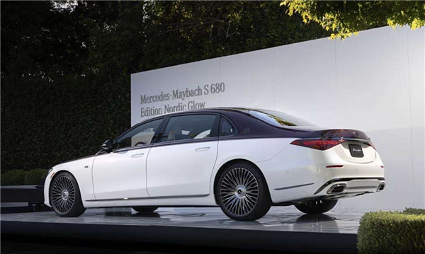 豪华行政轿车天花板!迈巴赫S680限量版亮相:价格直逼劳斯莱斯