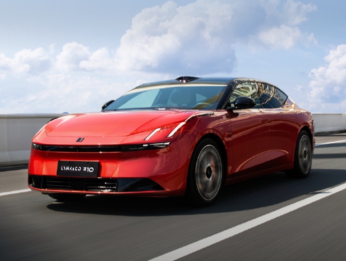 领克汽车:Z10 行驶过程中 RGB 氛围灯不会变色,未选配默认常规白色灯带