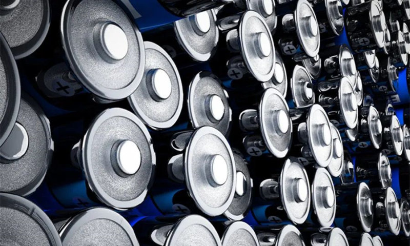 奔驰纯电车的一场大火，“烧”出固态电池的未来？