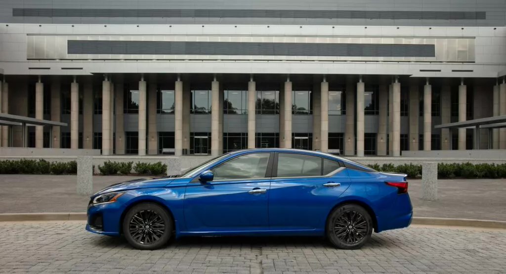 2025 款日产天籁海外发布：取消涡轮增压发动机，新增特别版车型