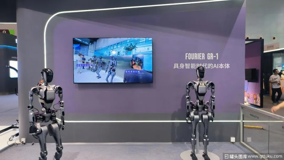 人形机器人,距离“转正上岗”还差几步?