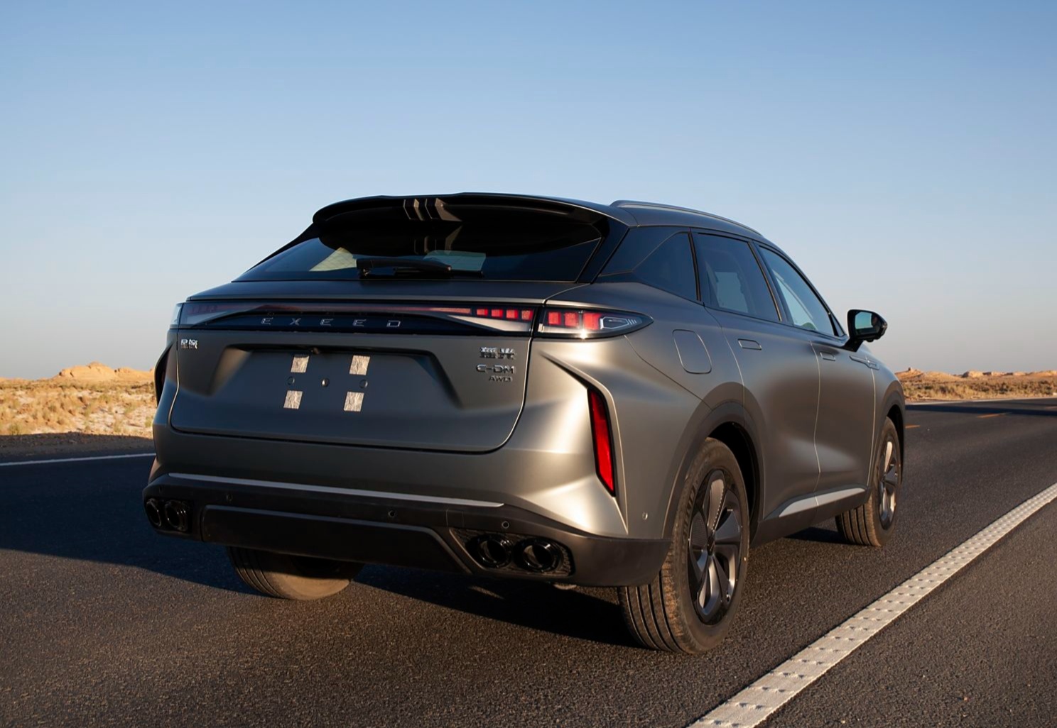 奇瑞星途瑶光 C-DM 四驱版实车亮相，搭载 1.5T + 三电机插混系统