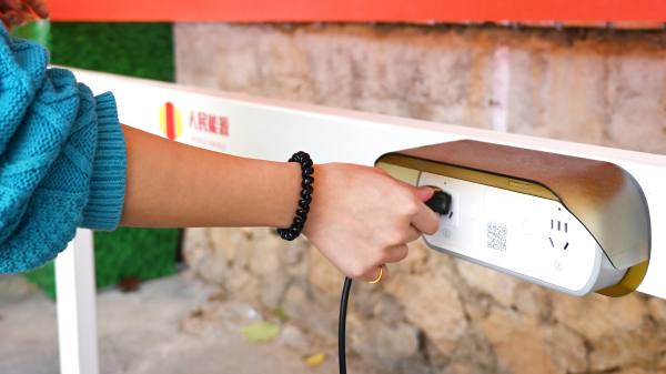 人民出行建设电动自行车充电站,解决小区内充电乱象