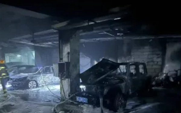 理想汽车:广州惠州理想充电起火系谣言!其它品牌新能源车电池热失控引起