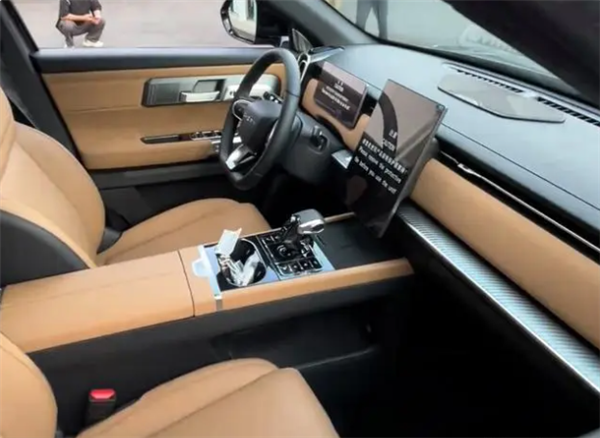 奇瑞瑞虎7运动版实车曝光:10万块买“路虎揽胜极光”