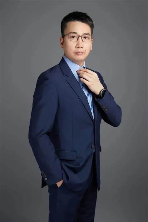 董俊姿:以功效筑基情感加冕,逐梦国际舞台