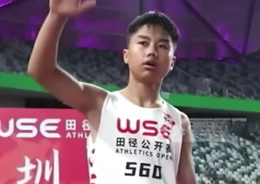 超同期苏炳添!12岁小孩哥百米跑出11秒49