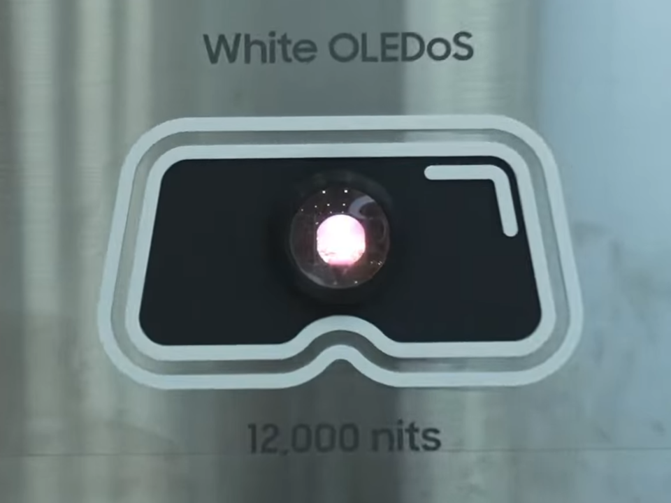亮度达 12000 nits,三星显示展示圆形 White OLEDoS 显示面板样品