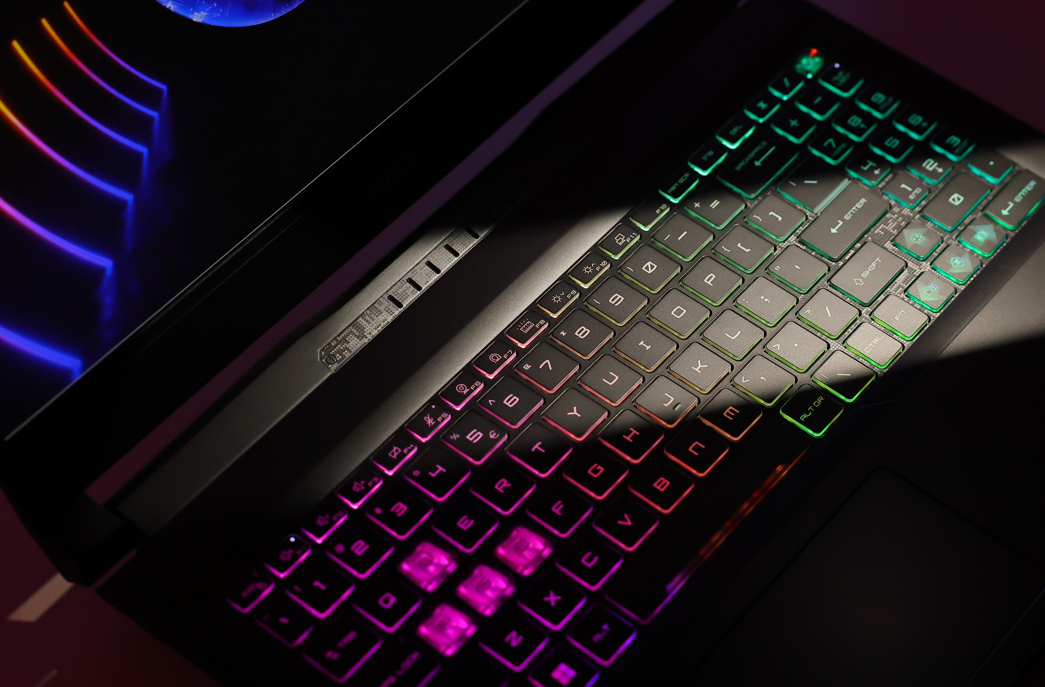 4060+广色域电竞屏的越级体验：微星星影15AI 锐龙版6499火爆预约中