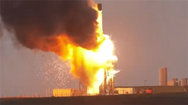 英国太空港火箭测试失败:发动机爆炸、现场升起火球