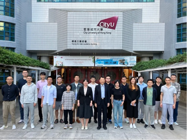 微型可调式艾里光束超构器件