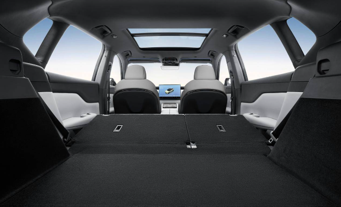 岚图知音纯电 SUV 定档 8 月 30 日预售：800 伏碳化硅平台、CLTC 续航至高 901 公里