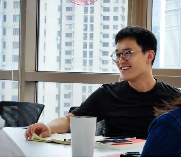 “网友向雷军举报王腾上班摸鱼”受关注 王腾发文回应