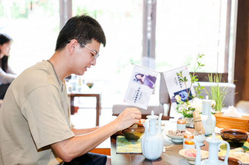 用科技感打开濮院时尚古镇的古今之美