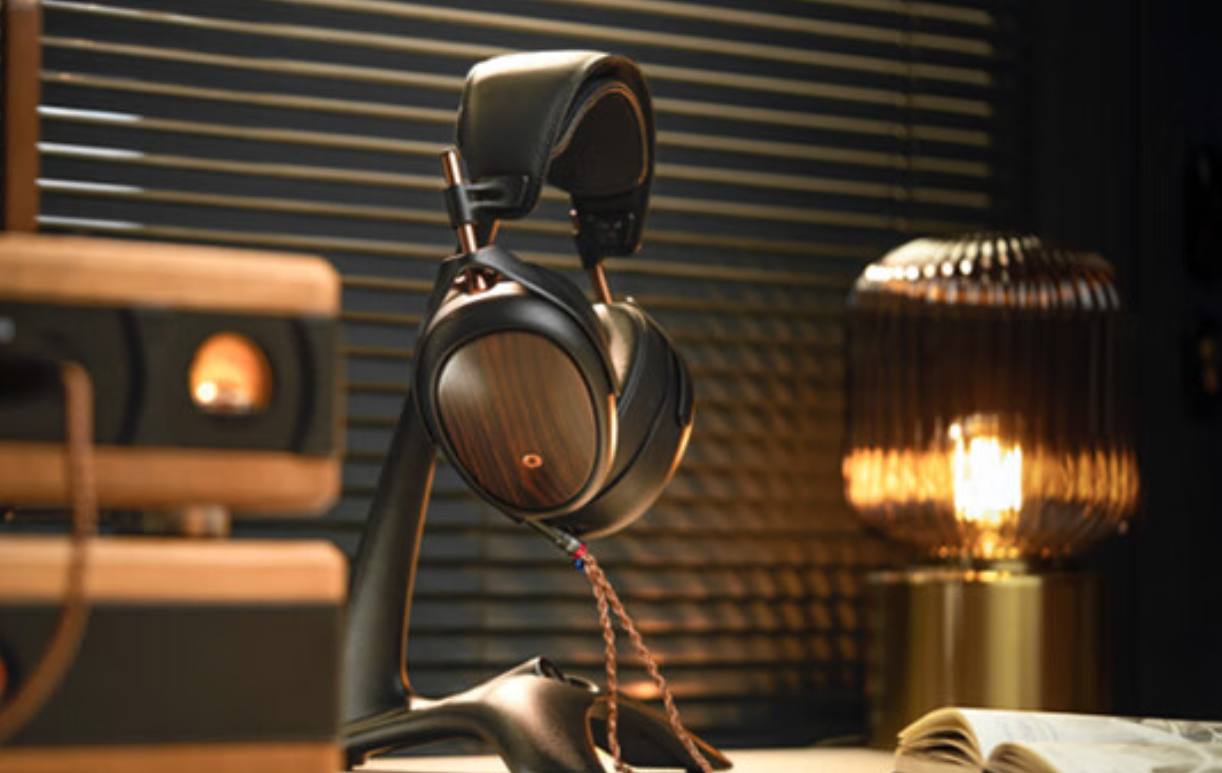 Meze Audio 头戴耳机 LIRIC 2 熠歌二代发布:磁吸耳罩、封闭式平板设计,国行售价 16800 元