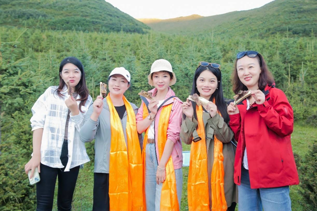 重磅升级商品策略 大牌鲸选电商旺季持续发力!