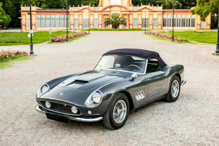 1700 万美元!法拉利首辆 250 GT SWB California Spider 拍出天价