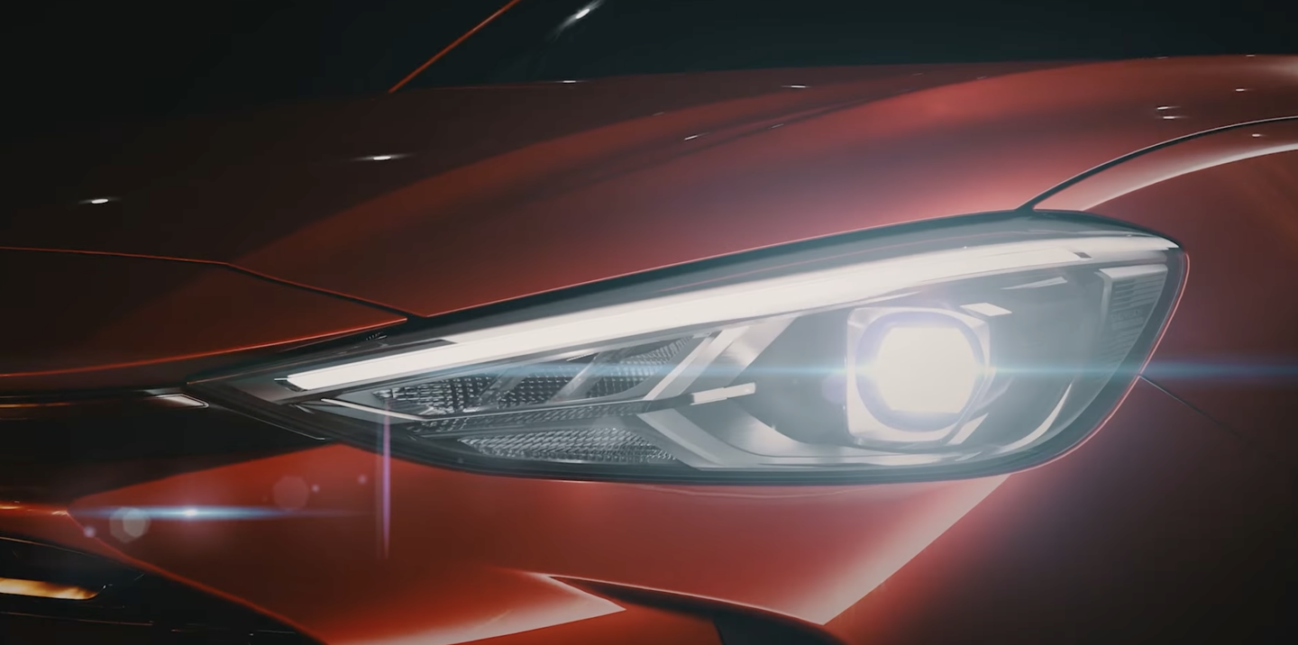 名爵 2025 款 MG ZS 混动版 SUV 海外官图发布:品牌标识移至发动机盖处、格栅保险杠运动化