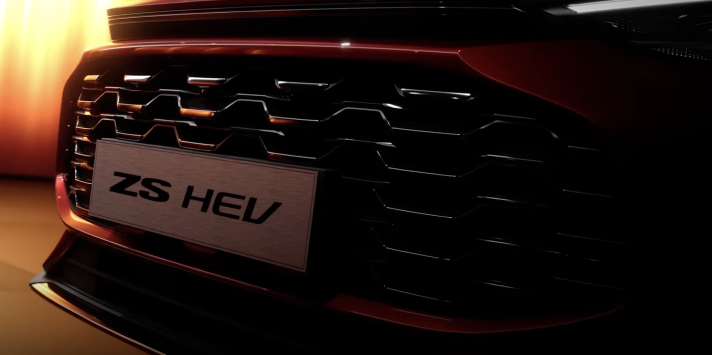 名爵 2025 款 MG ZS 混动版 SUV 海外官图发布:品牌标识移至发动机盖处、格栅保险杠运动化