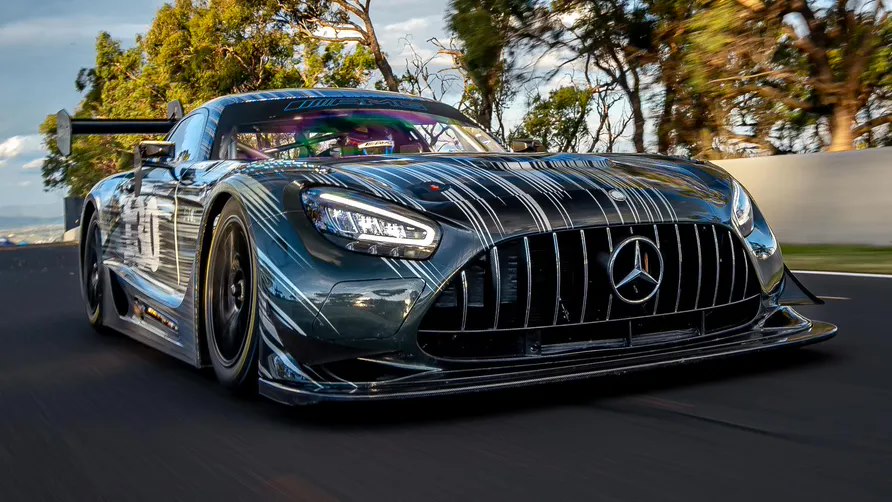 全球限量 13 辆,梅赛德斯-AMG GT3 Edition 130Y 赛车发布