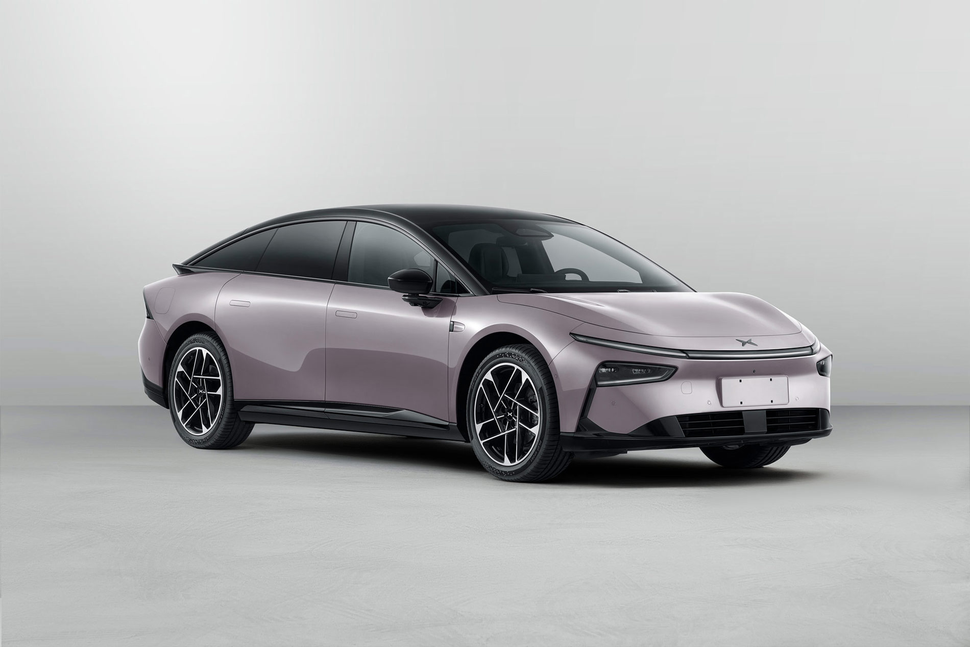 何小鹏：P7+ 第四季度发布，系新一代自动驾驶硬件平台首发车型