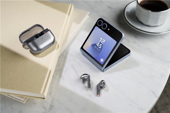 小折叠机也有酣畅的影音娱乐体验 快来试试三星Galaxy Z Flip6