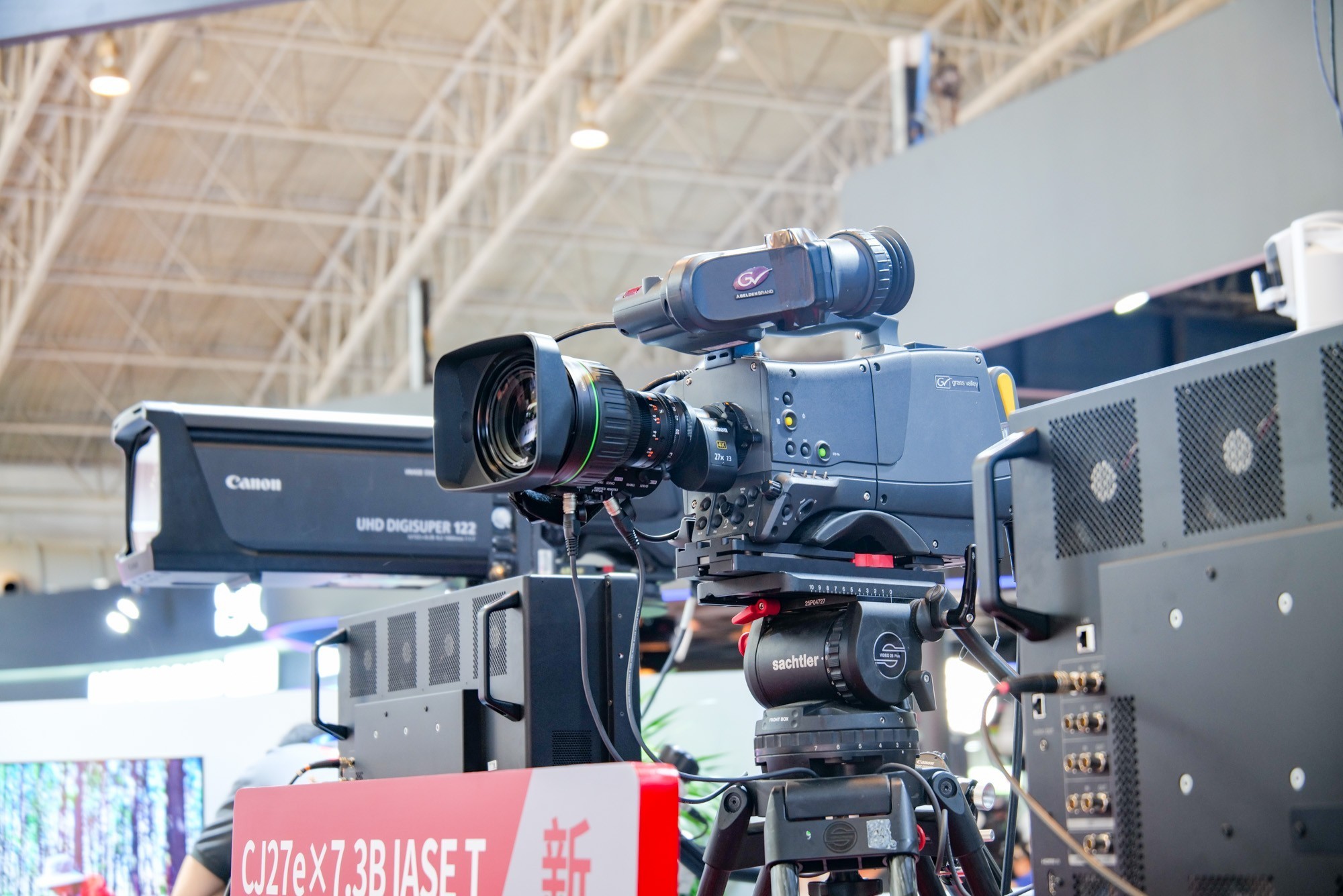 BIRTV 2024:佳能展示EOS R1以及丰富的视频、直播解决方案