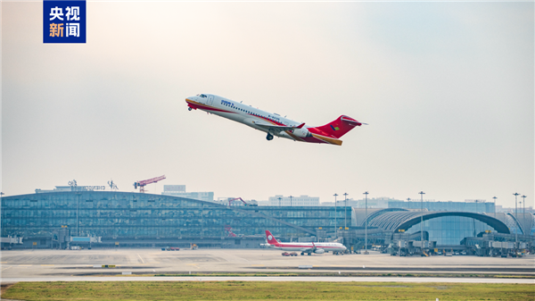 国产商用飞机ARJ21开启“环青藏高原”演示飞行:航线开通不远了