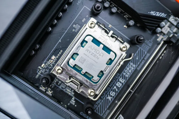 还没赶上英特尔 苏妈就想“躺平”了?