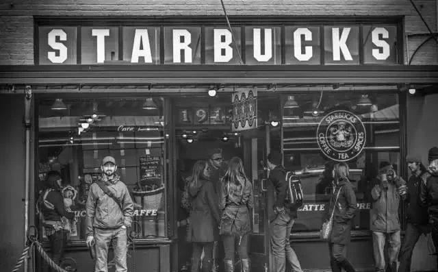 星巴克,急了
