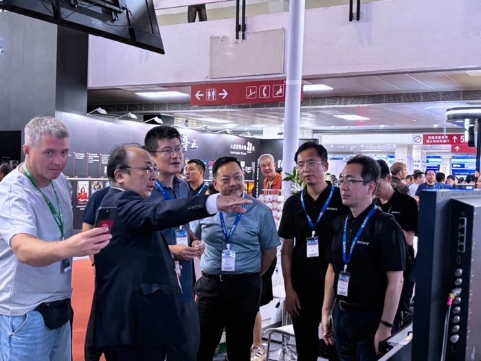 七维科技携XR+AI技术震撼亮相BIRTV 2024，引领内容创作新时代！