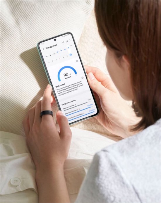 小折叠机也有酣畅的影音娱乐体验 快来试试三星Galaxy Z Flip6