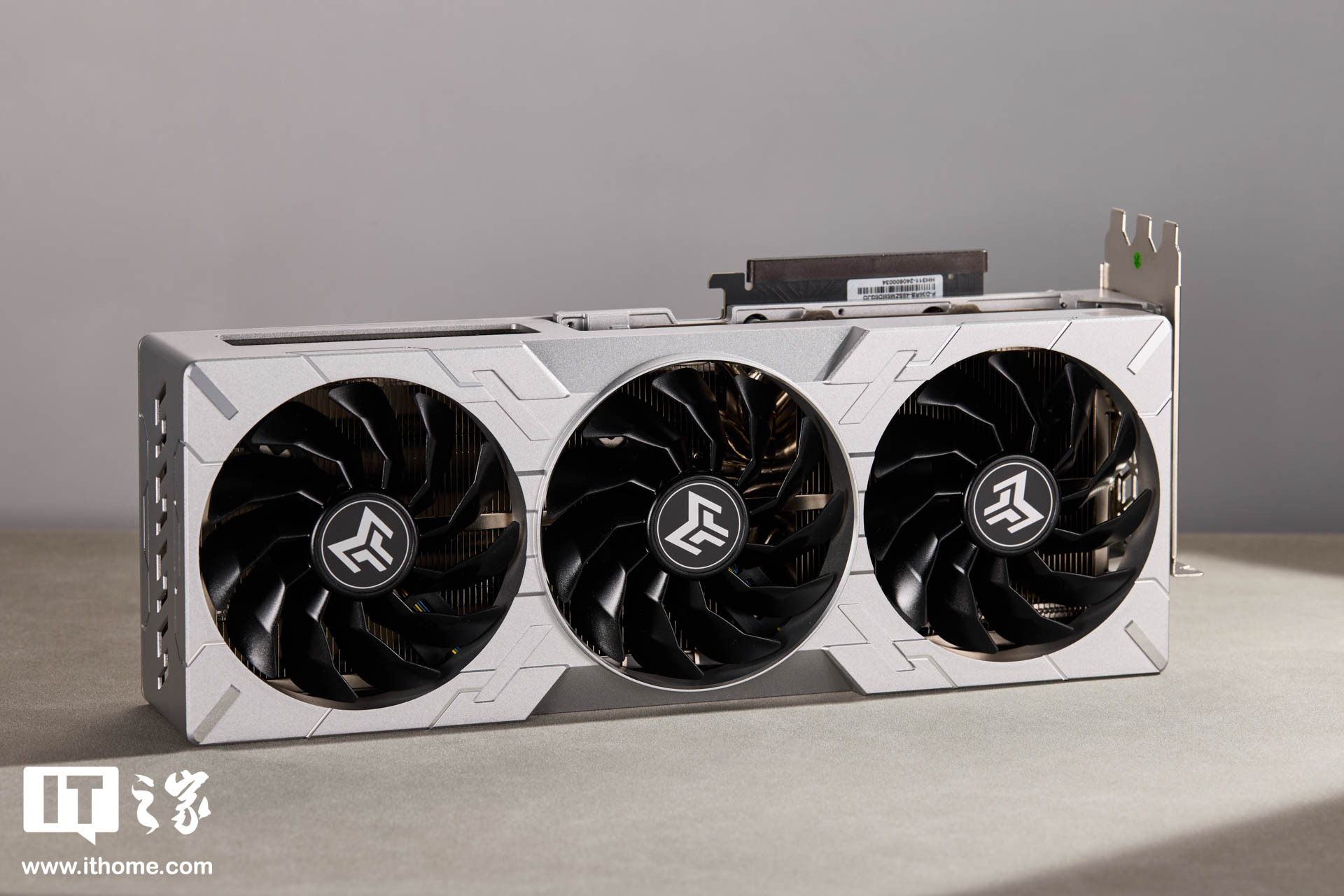 【IT之家评测室】影驰 RTX 4080 SUPER 金属大师 OC 显卡专项评测：畅玩 4K 分辨率的《黑神话：悟空》