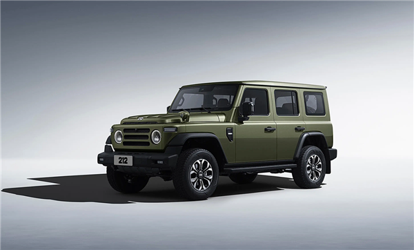 13.99万起!国产硬派鼻祖212 T01换新上市:全系标配2.0T+8AT+分时四驱