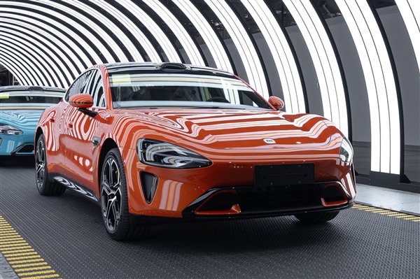 卖一辆车亏6万多 雷军称很苦!小米汽车毛利率超特斯拉、中国同行:官方回应