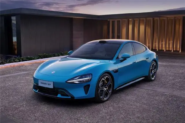 小米SU7拿下20万级纯电中大型轿车销量第一:超第2-5总和