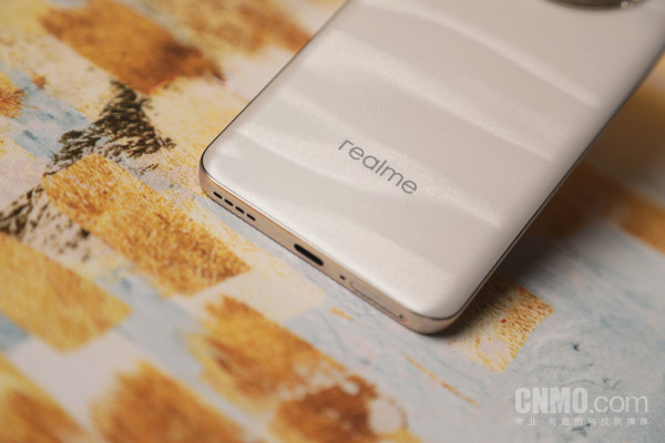 真我13 Pro+评测:好看更好拍 旗舰潜望实现构图自由