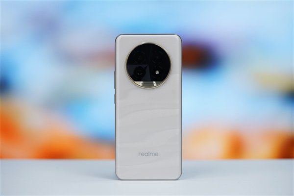 首发全新索尼超光影潜望长焦!真我13 Pro+图赏