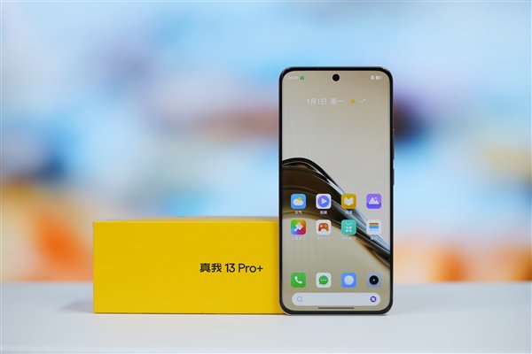 首发全新索尼超光影潜望长焦!真我13 Pro+图赏