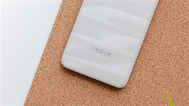 真我13Pro+体验评测：同价位中的长焦神器 旗舰级体验