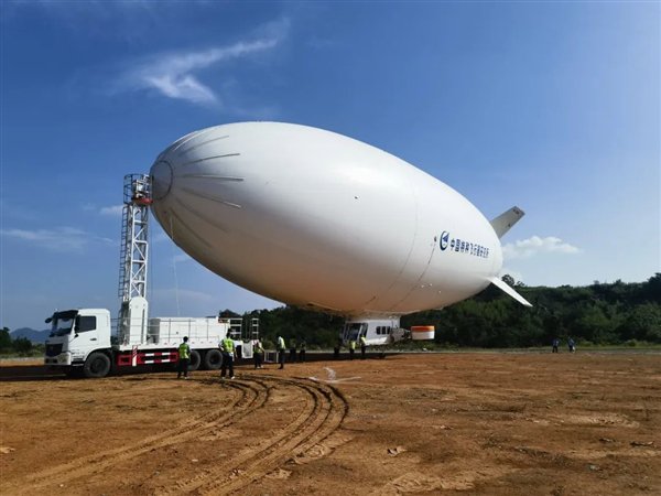 我国自研载人飞艇飞行最长、最远：祥云AS700 1000公里跨越三省