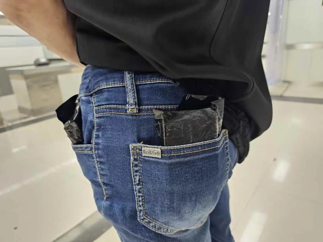 通关失败,我国海关查获旅客携带 80 张游戏卡走私进境