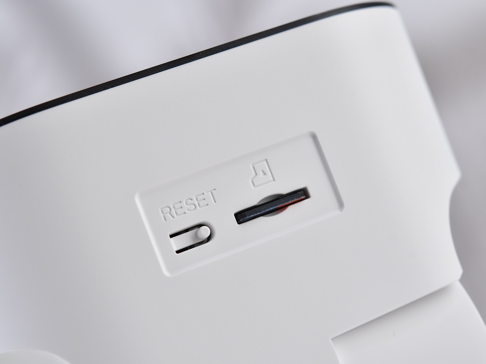 三摄加持20倍变焦,荣耀亲选小湃智能摄像头Pro创新来袭