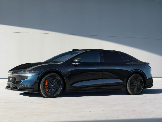 极氪 CEO 安聪慧:全新猎装车型基于 007 架构打造,明年上市