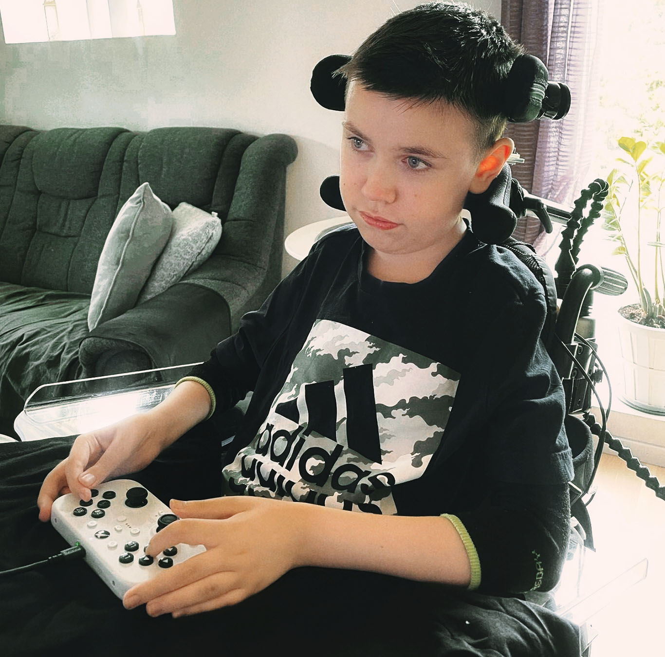 微软推出单手可用的 Xbox 无障碍操纵杆：29.99 美元，2025 年初上市