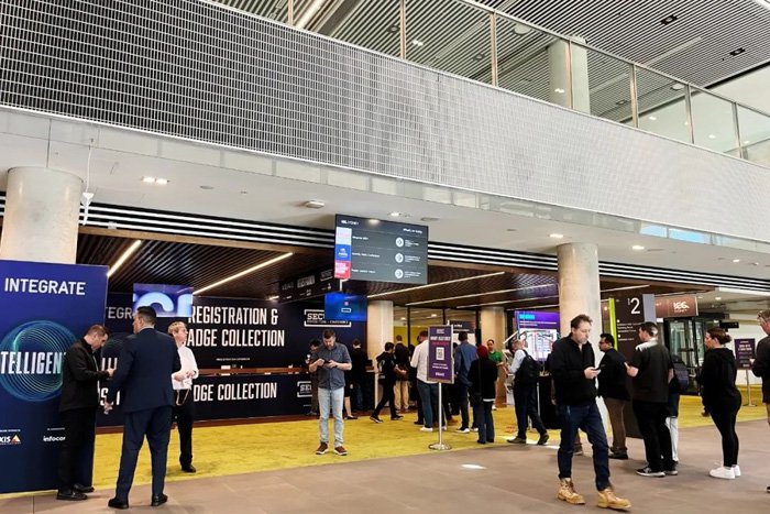 澳大利亚 Integrate 2024 | 实力出圈!新亚胜创意组合屏打造艺术空间